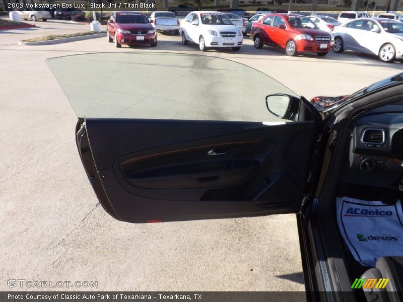 Black Uni / Titan Black 2009 Volkswagen Eos Lux