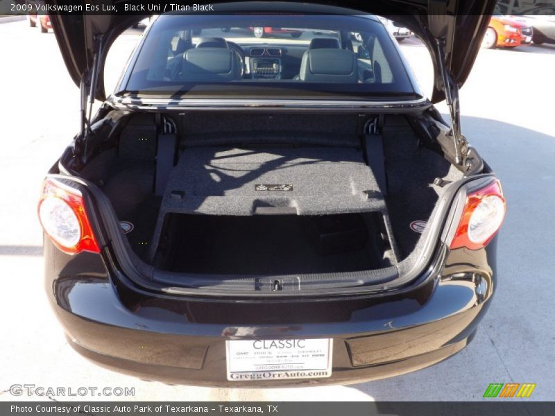 Black Uni / Titan Black 2009 Volkswagen Eos Lux