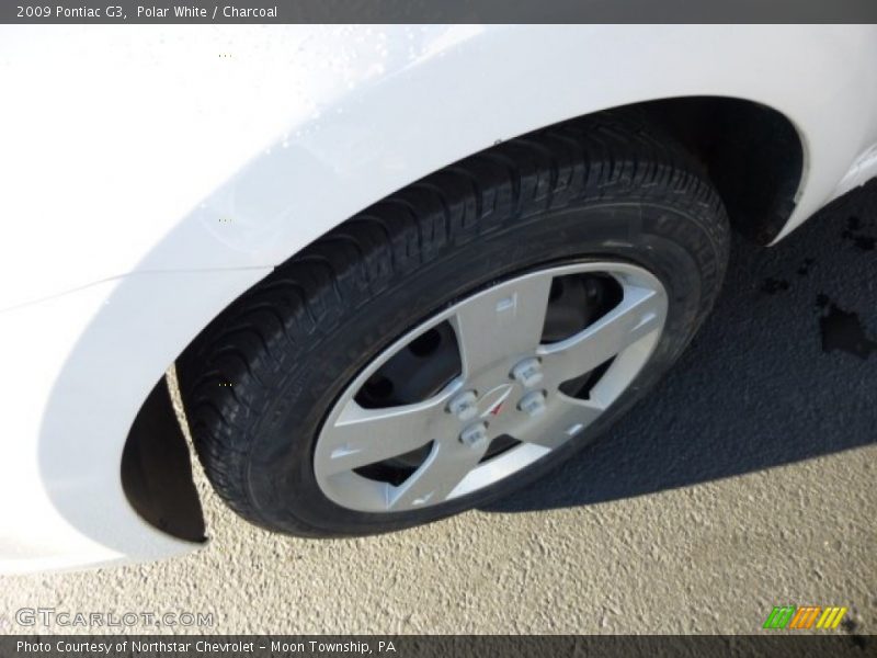 Polar White / Charcoal 2009 Pontiac G3