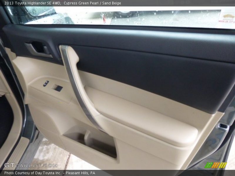 Cypress Green Pearl / Sand Beige 2013 Toyota Highlander SE 4WD