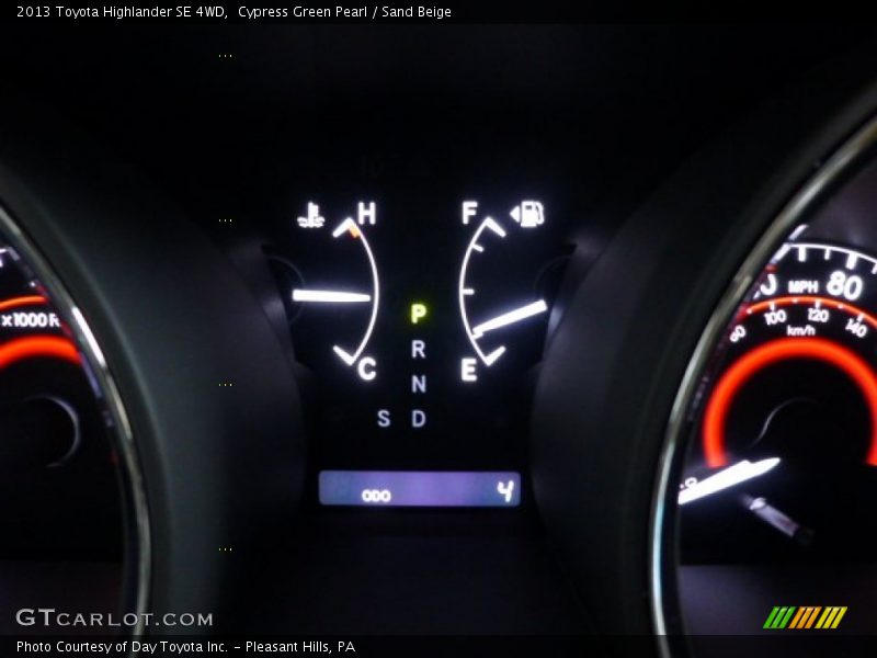 Cypress Green Pearl / Sand Beige 2013 Toyota Highlander SE 4WD