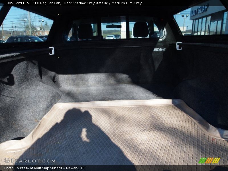 Dark Shadow Grey Metallic / Medium Flint Grey 2005 Ford F150 STX Regular Cab
