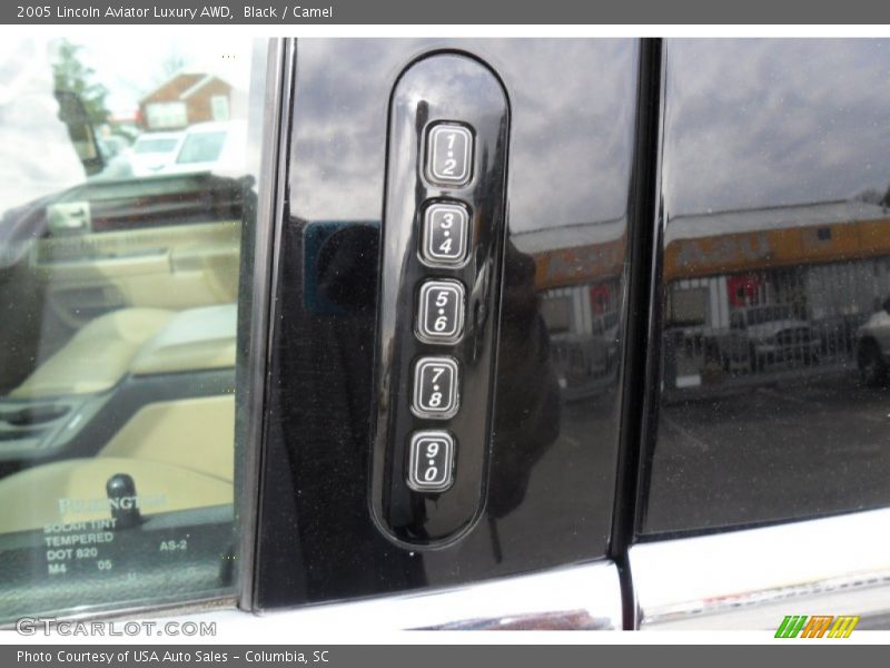 Black / Camel 2005 Lincoln Aviator Luxury AWD