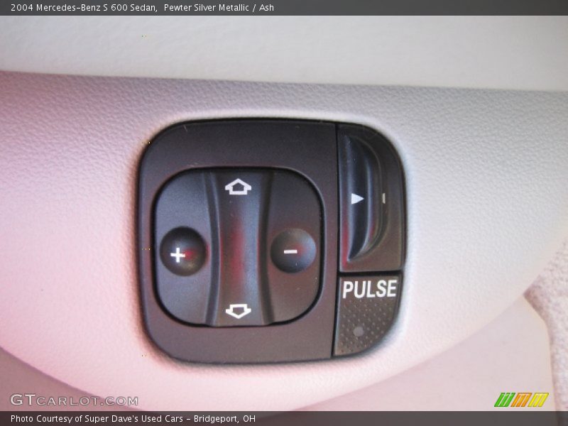 Controls of 2004 S 600 Sedan