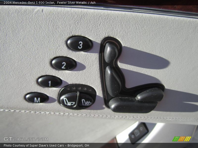 Controls of 2004 S 600 Sedan