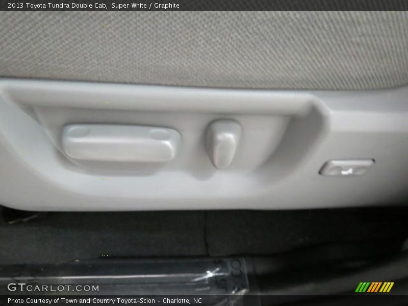 Super White / Graphite 2013 Toyota Tundra Double Cab