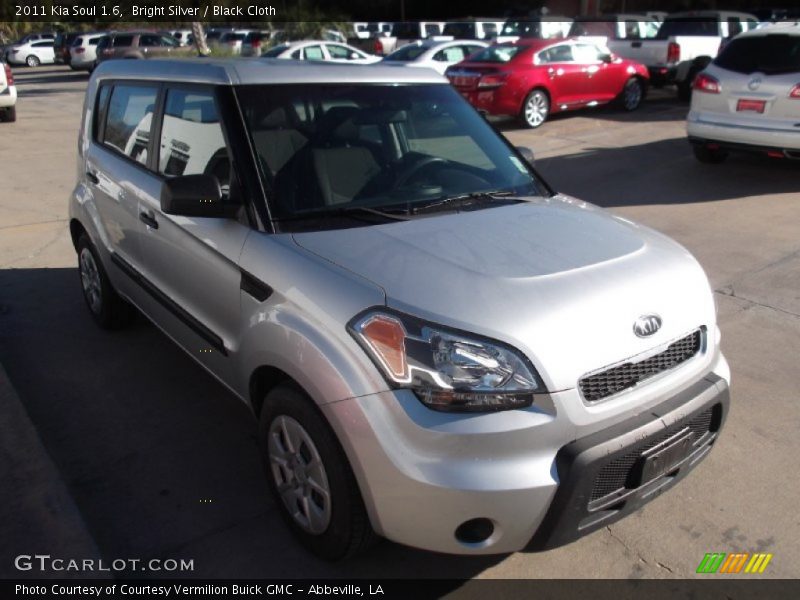 Bright Silver / Black Cloth 2011 Kia Soul 1.6