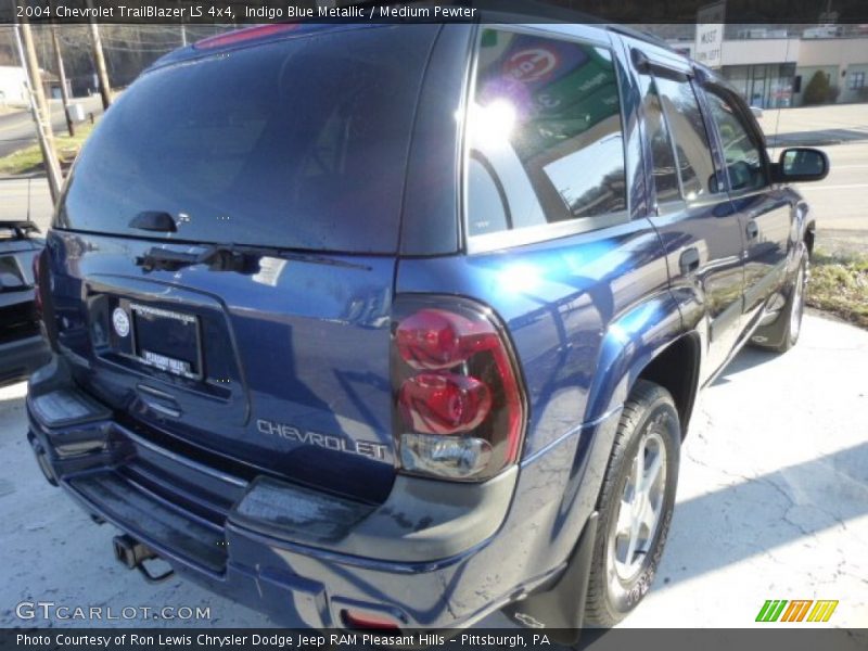 Indigo Blue Metallic / Medium Pewter 2004 Chevrolet TrailBlazer LS 4x4