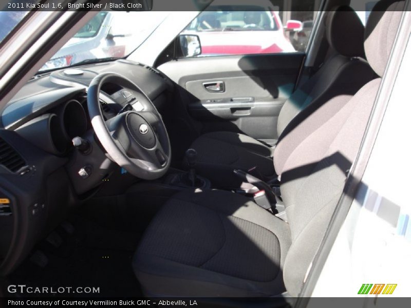 Bright Silver / Black Cloth 2011 Kia Soul 1.6