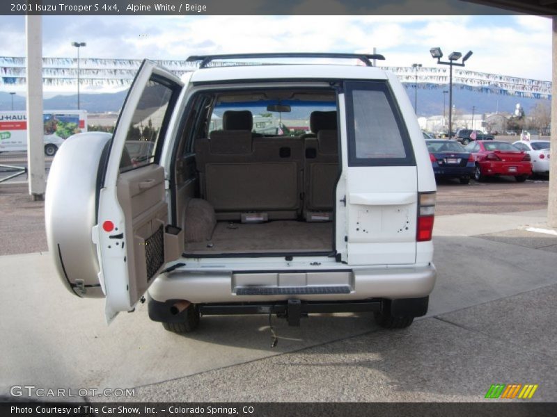 Alpine White / Beige 2001 Isuzu Trooper S 4x4