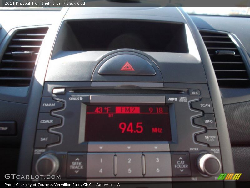 Bright Silver / Black Cloth 2011 Kia Soul 1.6