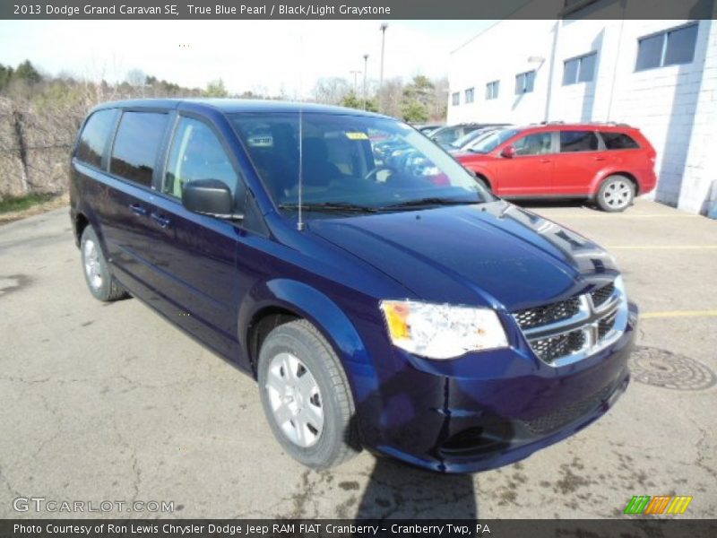 True Blue Pearl / Black/Light Graystone 2013 Dodge Grand Caravan SE