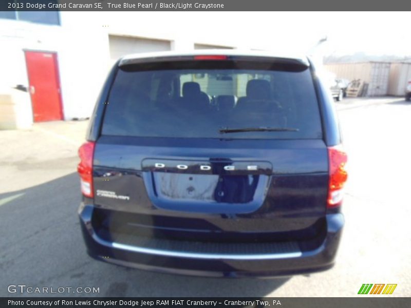 True Blue Pearl / Black/Light Graystone 2013 Dodge Grand Caravan SE