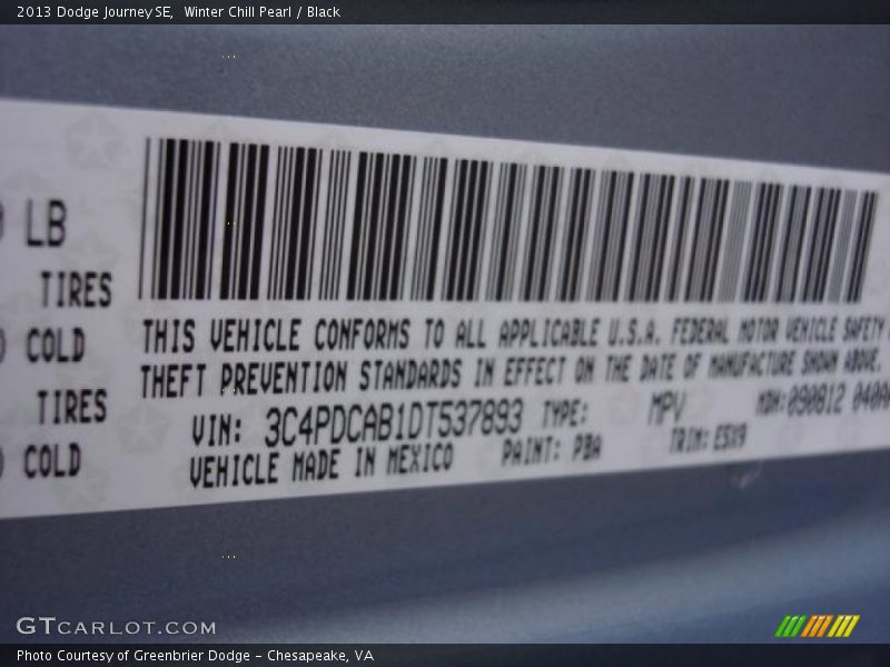 Winter Chill Pearl / Black 2013 Dodge Journey SE