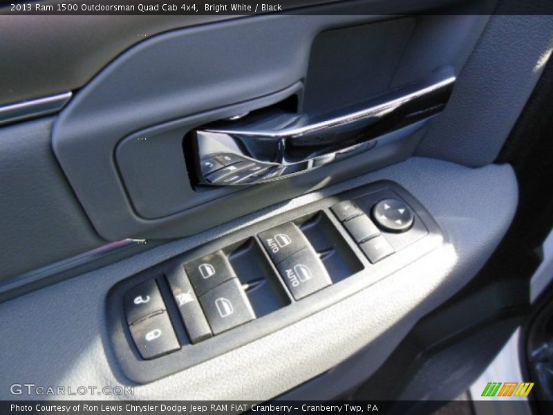 Bright White / Black 2013 Ram 1500 Outdoorsman Quad Cab 4x4