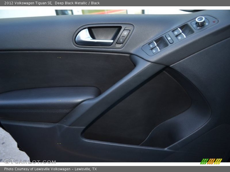 Deep Black Metallic / Black 2012 Volkswagen Tiguan SE