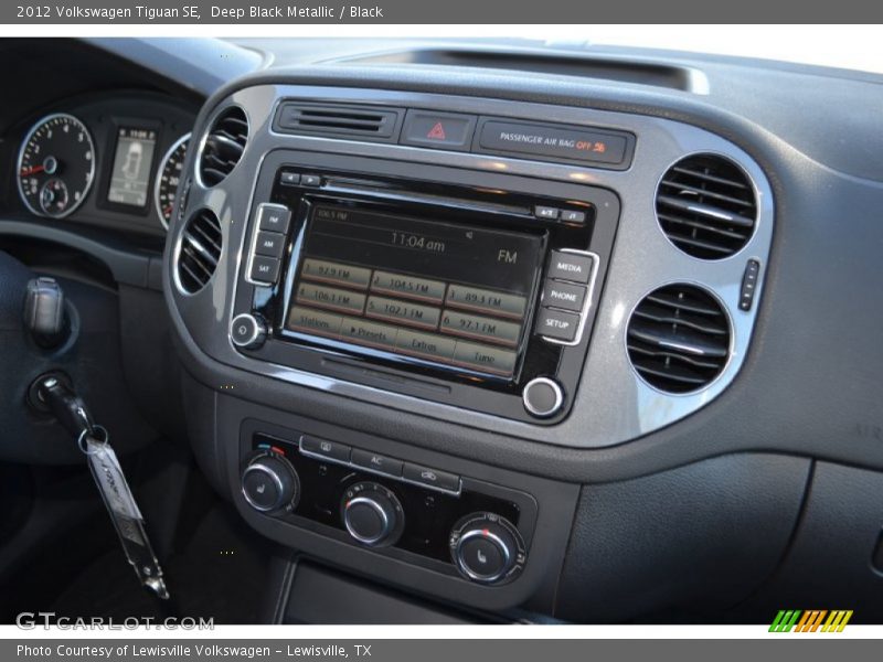 Deep Black Metallic / Black 2012 Volkswagen Tiguan SE
