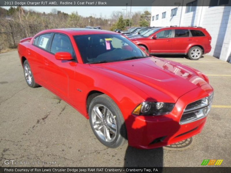 Front 3/4 View of 2013 Charger R/T AWD