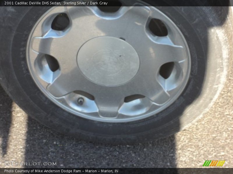  2001 DeVille DHS Sedan Wheel