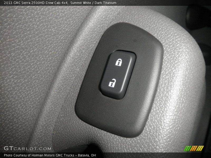 Summit White / Dark Titanium 2013 GMC Sierra 2500HD Crew Cab 4x4