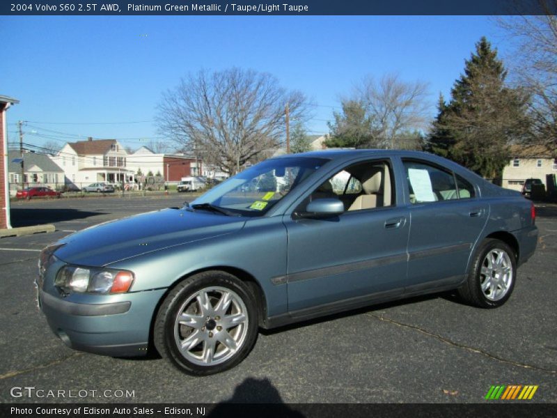 Front 3/4 View of 2004 S60 2.5T AWD