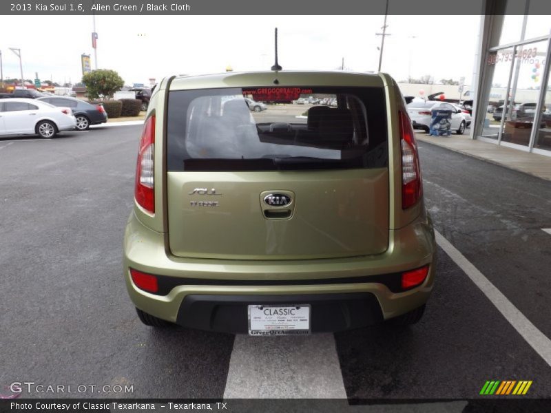 Alien Green / Black Cloth 2013 Kia Soul 1.6