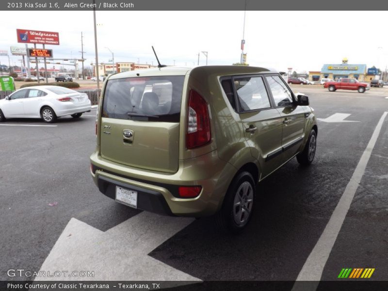 Alien Green / Black Cloth 2013 Kia Soul 1.6