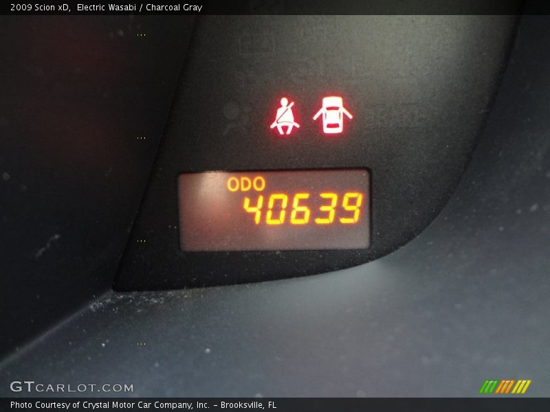 Electric Wasabi / Charcoal Gray 2009 Scion xD