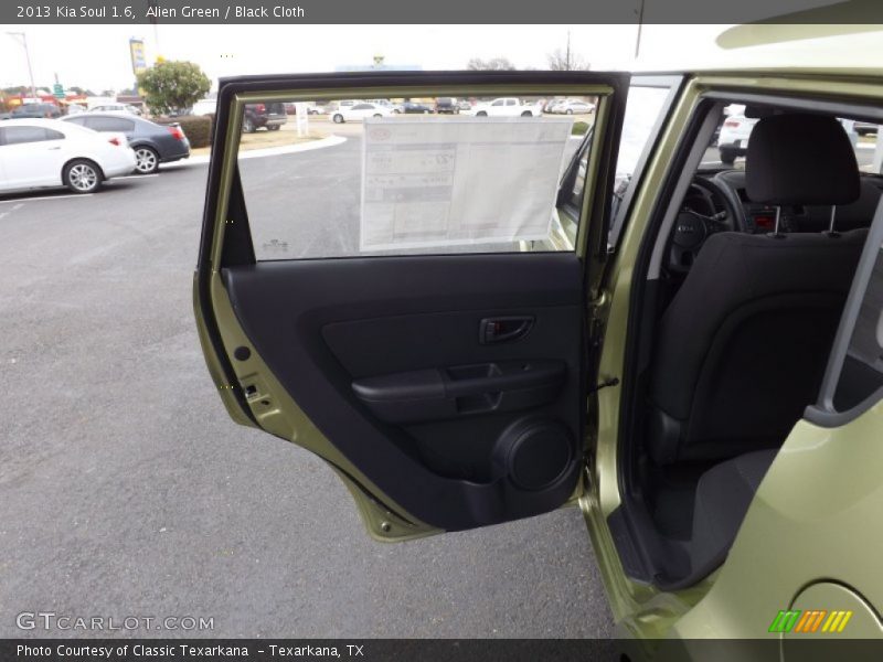 Alien Green / Black Cloth 2013 Kia Soul 1.6