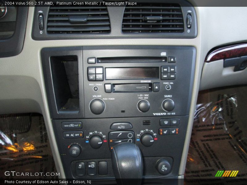 Controls of 2004 S60 2.5T AWD
