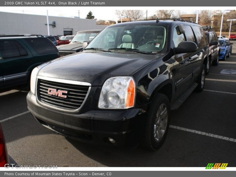 Onyx Black / Light Titanium 2009 GMC Yukon XL SLT 4x4