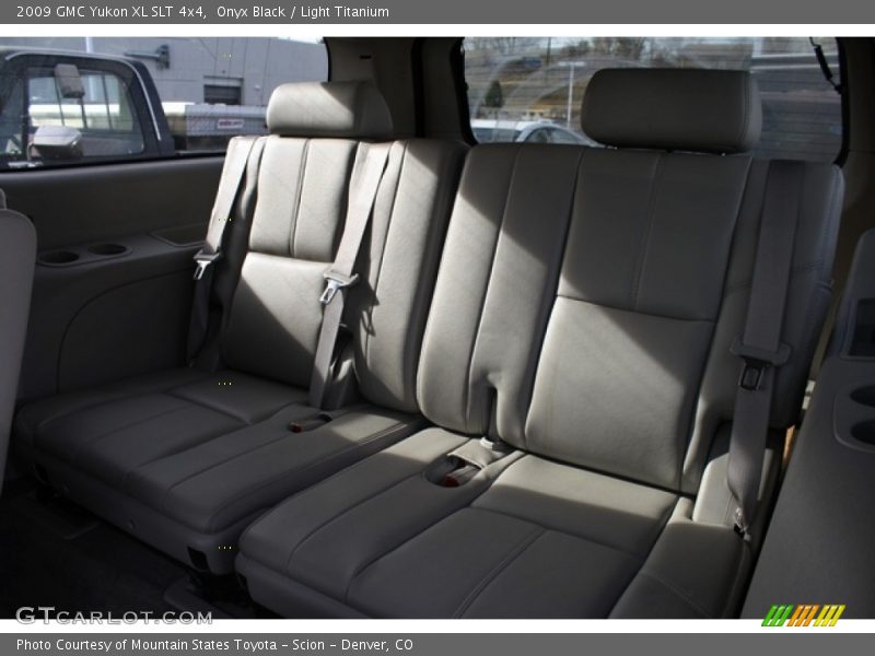 Onyx Black / Light Titanium 2009 GMC Yukon XL SLT 4x4