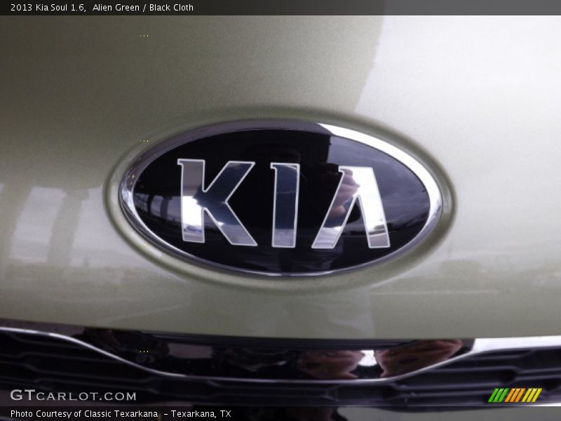 Alien Green / Black Cloth 2013 Kia Soul 1.6