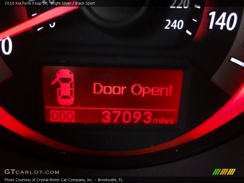 Bright Silver / Black Sport 2010 Kia Forte Koup SX