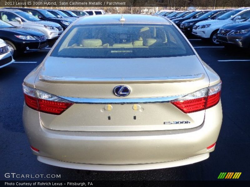 Satin Cashmere Metallic / Parchment 2013 Lexus ES 300h Hybrid