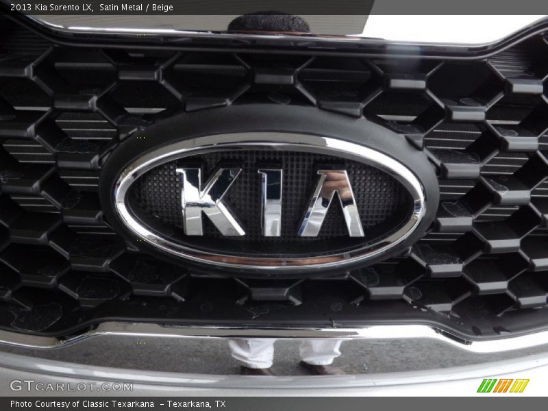  2013 Sorento LX Logo