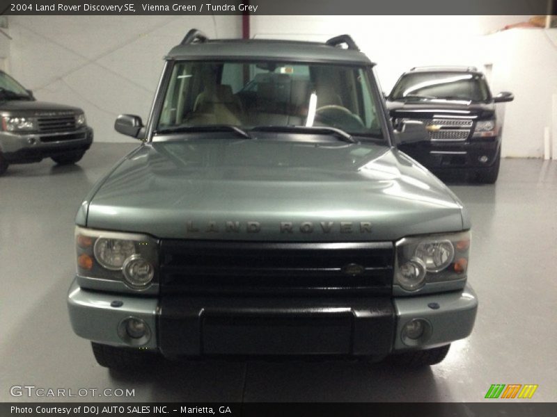 Vienna Green / Tundra Grey 2004 Land Rover Discovery SE
