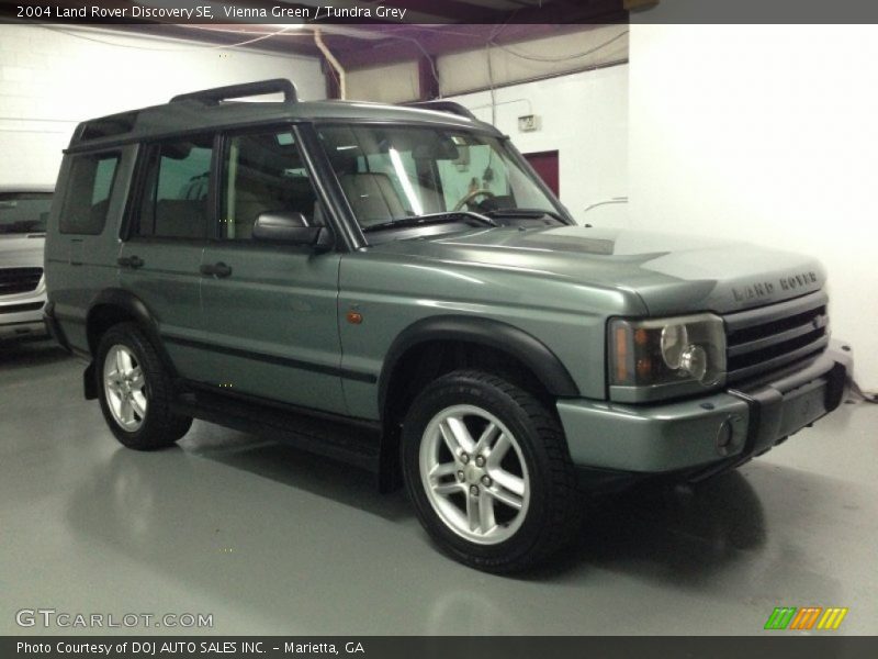 Vienna Green / Tundra Grey 2004 Land Rover Discovery SE