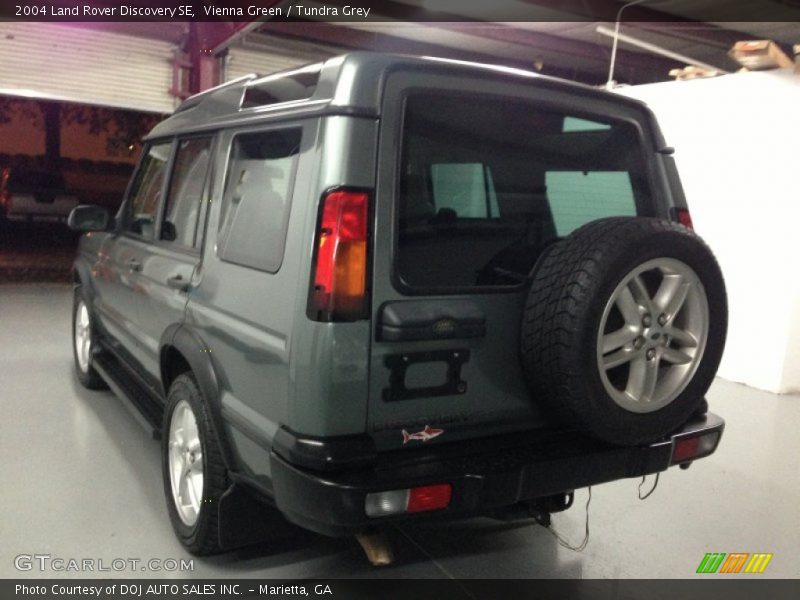 Vienna Green / Tundra Grey 2004 Land Rover Discovery SE
