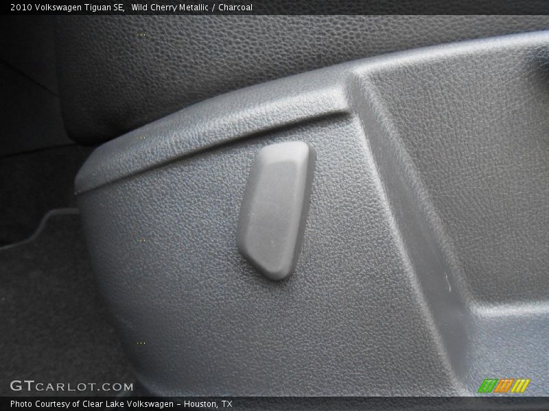 Wild Cherry Metallic / Charcoal 2010 Volkswagen Tiguan SE