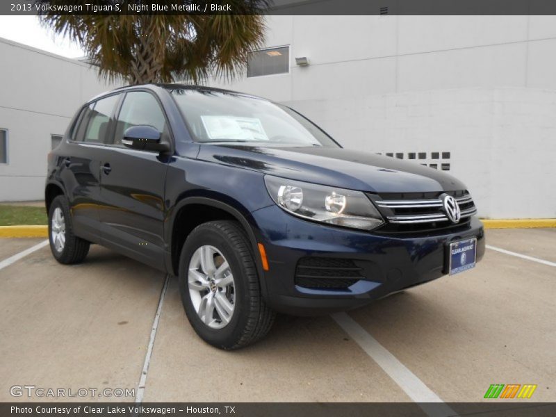 Front 3/4 View of 2013 Tiguan S