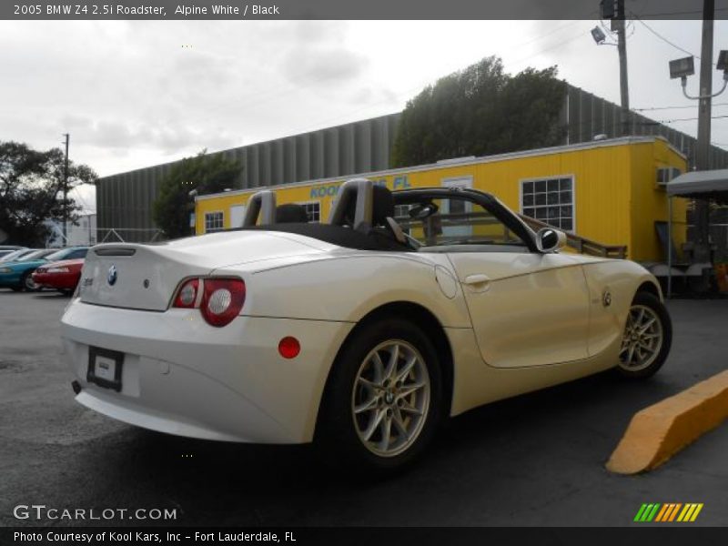 Alpine White / Black 2005 BMW Z4 2.5i Roadster