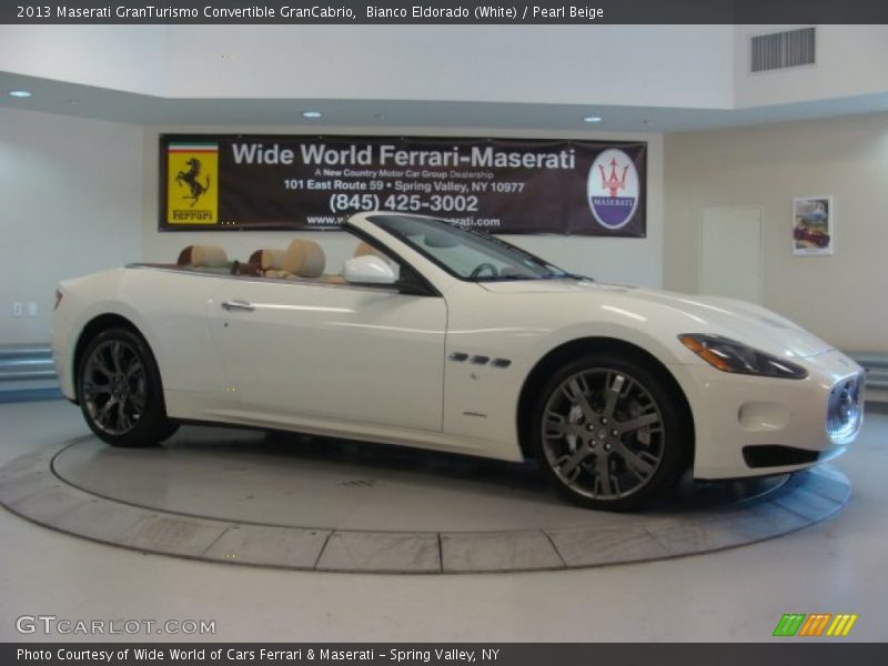 Bianco Eldorado (White) / Pearl Beige 2013 Maserati GranTurismo Convertible GranCabrio
