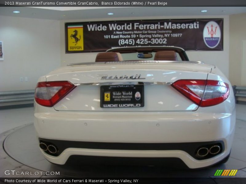 Bianco Eldorado (White) / Pearl Beige 2013 Maserati GranTurismo Convertible GranCabrio