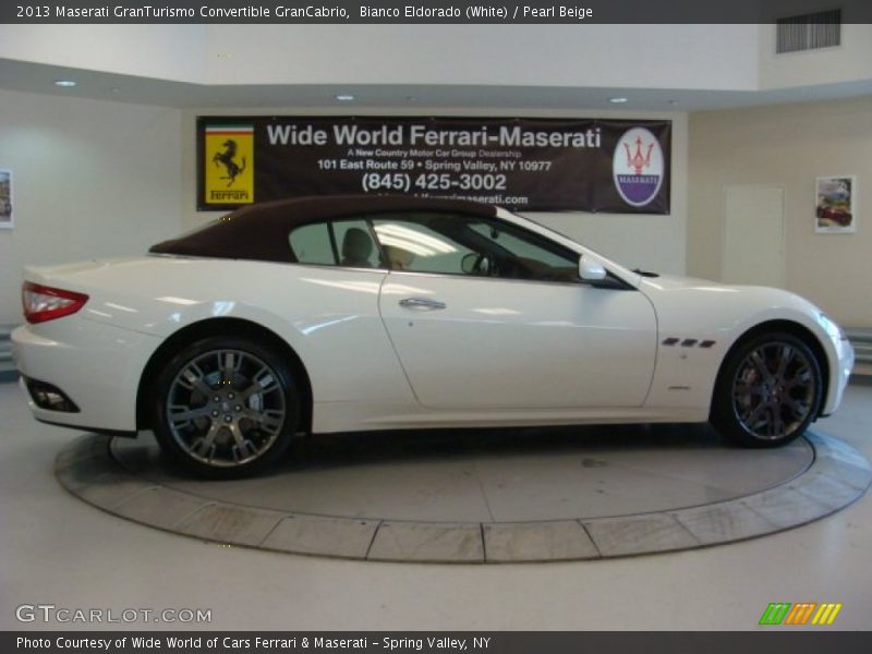 Bianco Eldorado (White) / Pearl Beige 2013 Maserati GranTurismo Convertible GranCabrio