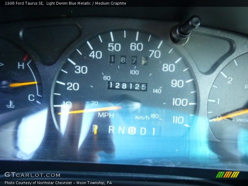 Light Denim Blue Metallic / Medium Graphite 1998 Ford Taurus SE