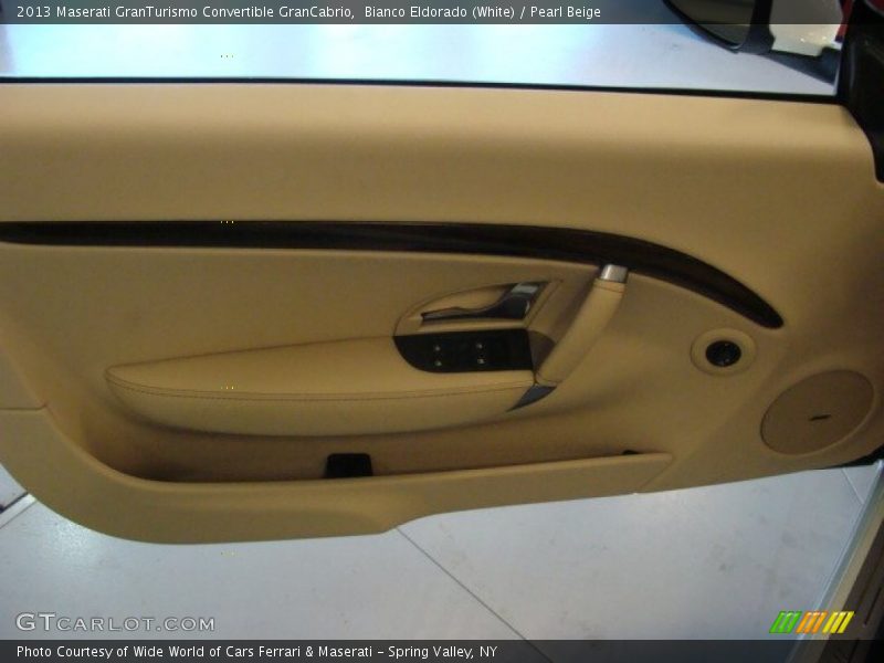 Bianco Eldorado (White) / Pearl Beige 2013 Maserati GranTurismo Convertible GranCabrio