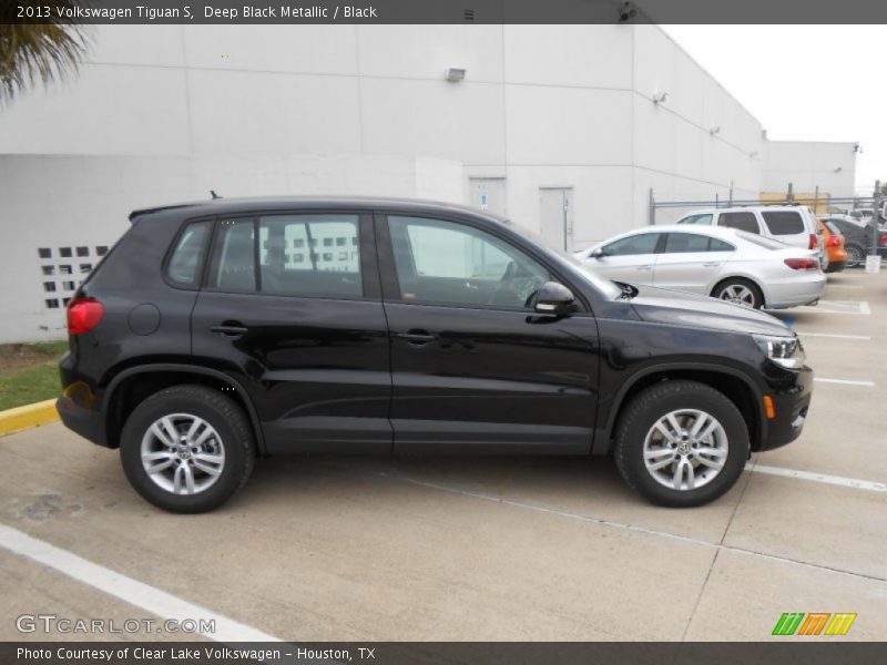 Deep Black Metallic / Black 2013 Volkswagen Tiguan S