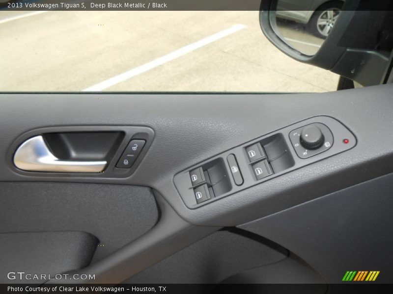 Controls of 2013 Tiguan S