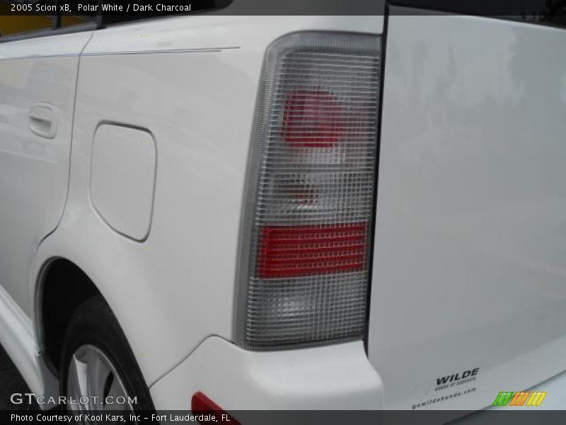 Polar White / Dark Charcoal 2005 Scion xB